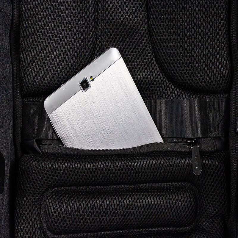 MOCHILA PARA LAPTOP SKYPEAK 156", ANTIRROBO, IMPERMEABLE, PUERTO USB
