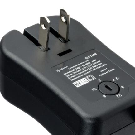 Eliminador Regulado Steren 3 a 12Vcc 12A con Puntas Intercambiables Color Negro