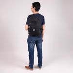 MOCHILA JUVENIL NEGRA CHENSON ZILP 1818