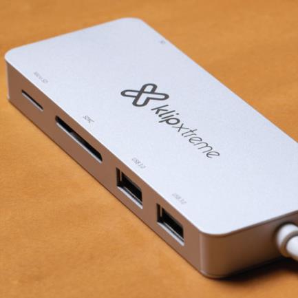 HUB USB Klip Xtreme Tipo C HubPoint KCR-500 de 5 puertos 2 USB 30  1 tipo C 1 Micro-SD 1 Tarjeta SDXC Plateado