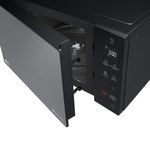 63137 - Horno Microondas LG Smart Inverter NeoChef 1 5 pies EasyClean negro/plata